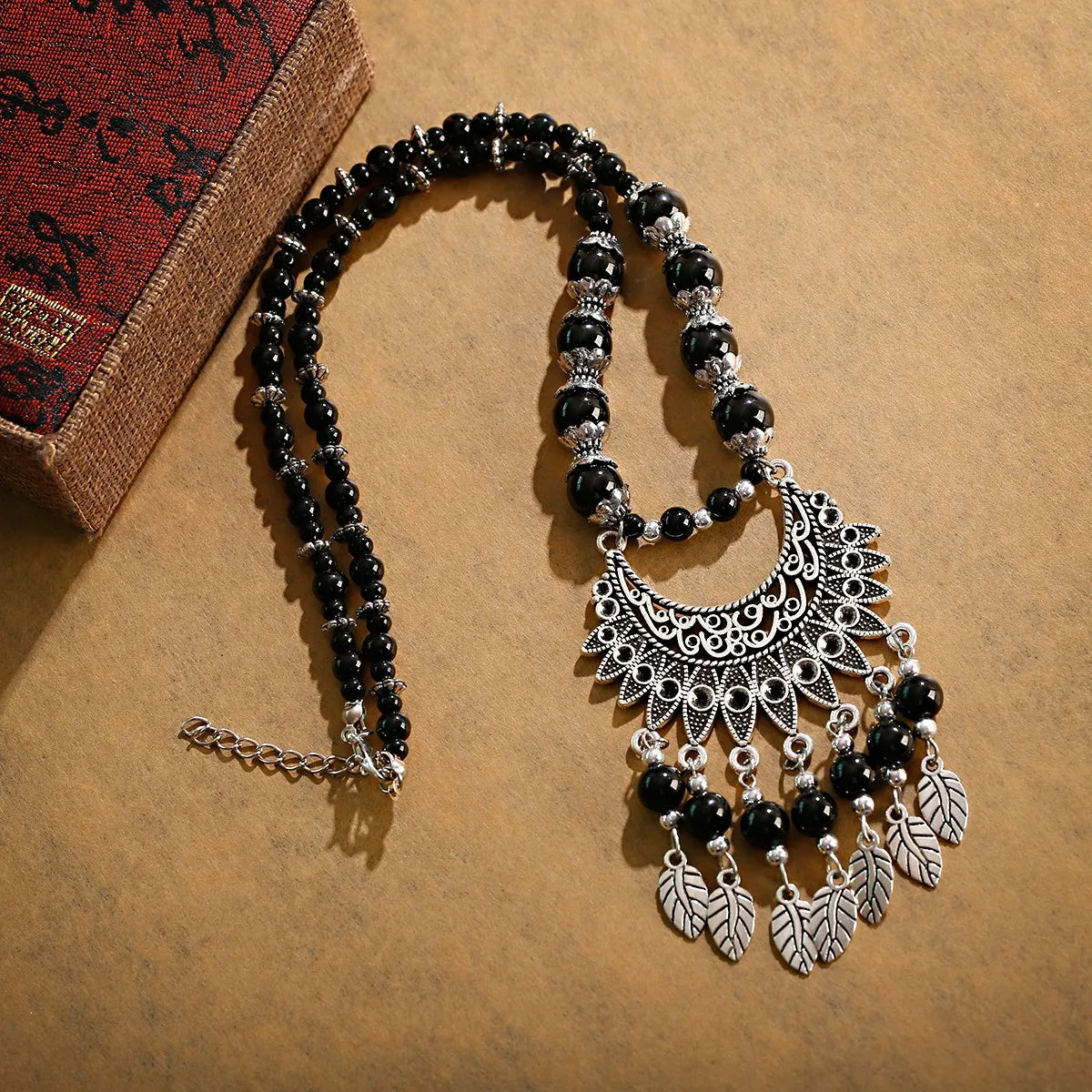 Womens Gypsy Jewelry Bohemian Ethnic Red Natural Stone Pendants Necklaces Metal Tibetan Sliver Color Chain Necklace For