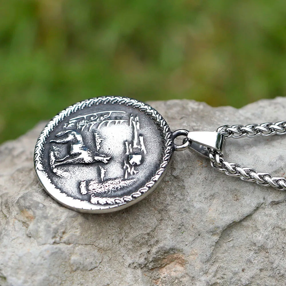 Viking Wolf Amulet Pendant Necklace — Stainless Steel