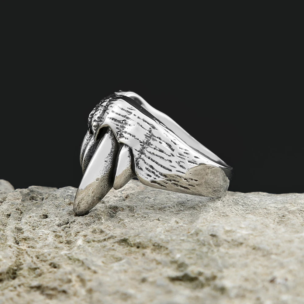 Gothic Beast Teeth Ring — Stainless Steel