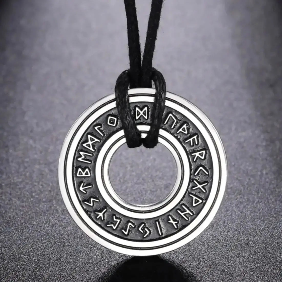 LIKGREAT Vintage Nordic Rune Necklaces for Men Stainless Steel Norse Runes Viking Jewerly Pagan Pendant Amulet Gift Hot