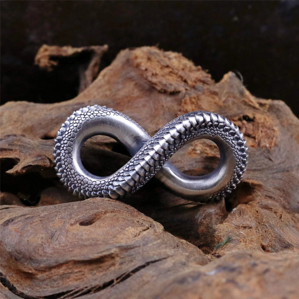 Fashion Silver Color 8 Infinity Shape Pendant for Men Women's Cool Punk Sweater Pendant Unisex Party Jewelry Accessories