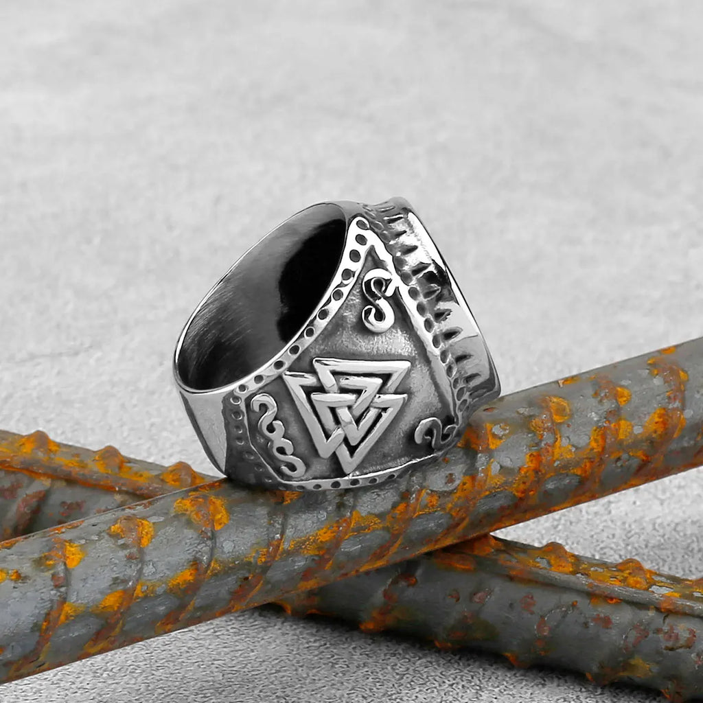 European and American Viking Odin Triangle Logo Power Rune Ring Stainless Steel Men's Amulet Youth Fashion Ring Jewelry
