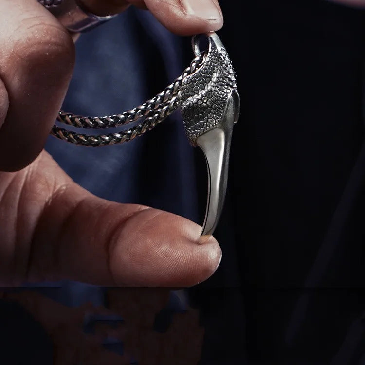 Domineering retro dragon claw punk animal claw necklace men's fashion bicycle riding lucky jewelry gift