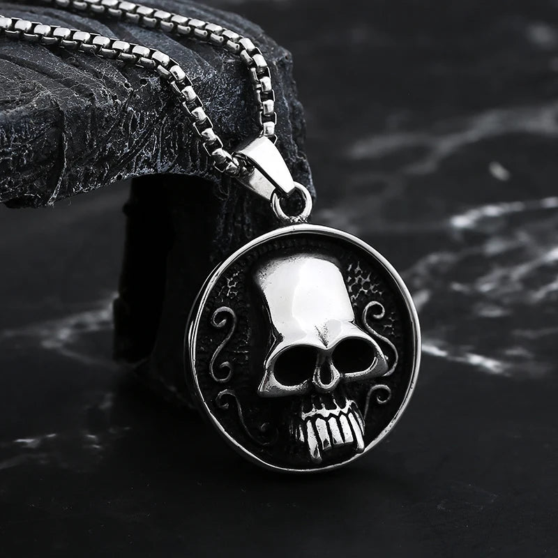 Round Skull Face Pendant Necklace — Gothic