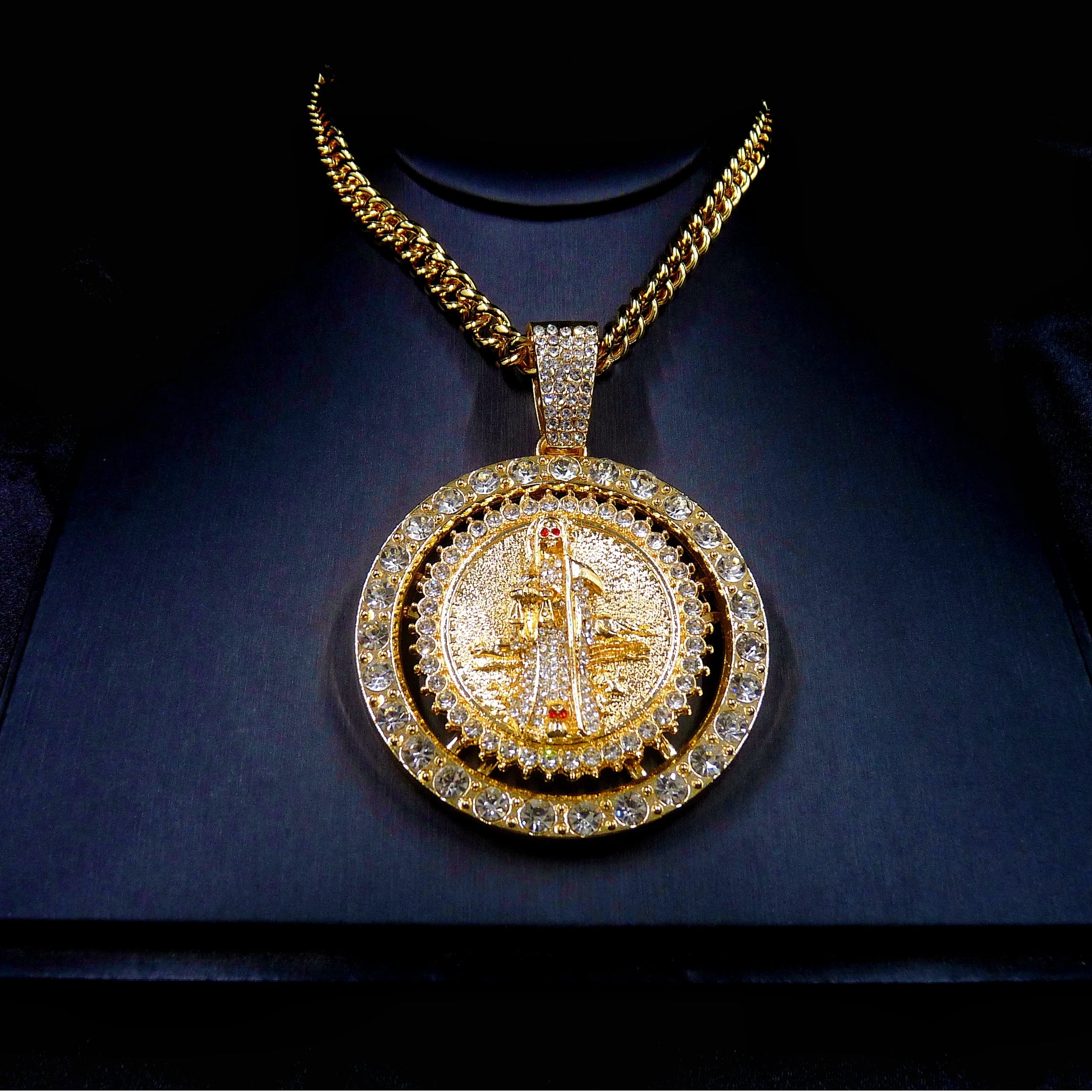 1 piece men's fashionable hip hop Santa Muerte set with sparkling rhinestones rotatable pendant decorative necklace