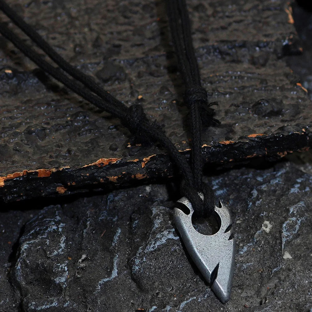 Alloy arrow pendant necklace fashion accessories retro men's necklace wholesale