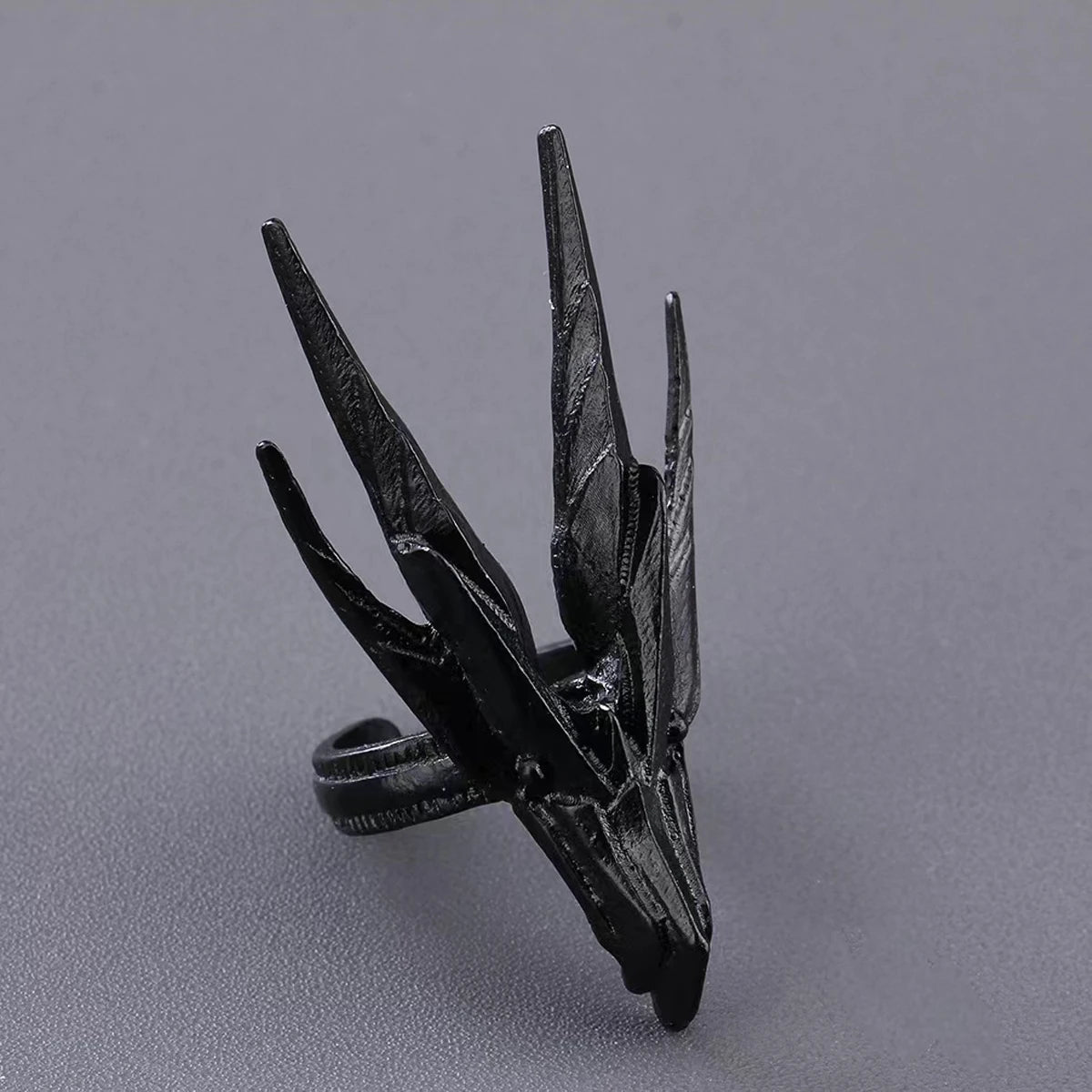 1 PCS Dark Black Retro Hollowed Out Alloy Black Dragon Head Open Ring For Men's Halloween Party Ring