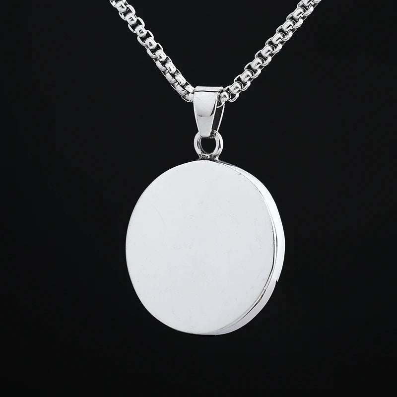Round Skull Face Pendant Necklace — Gothic