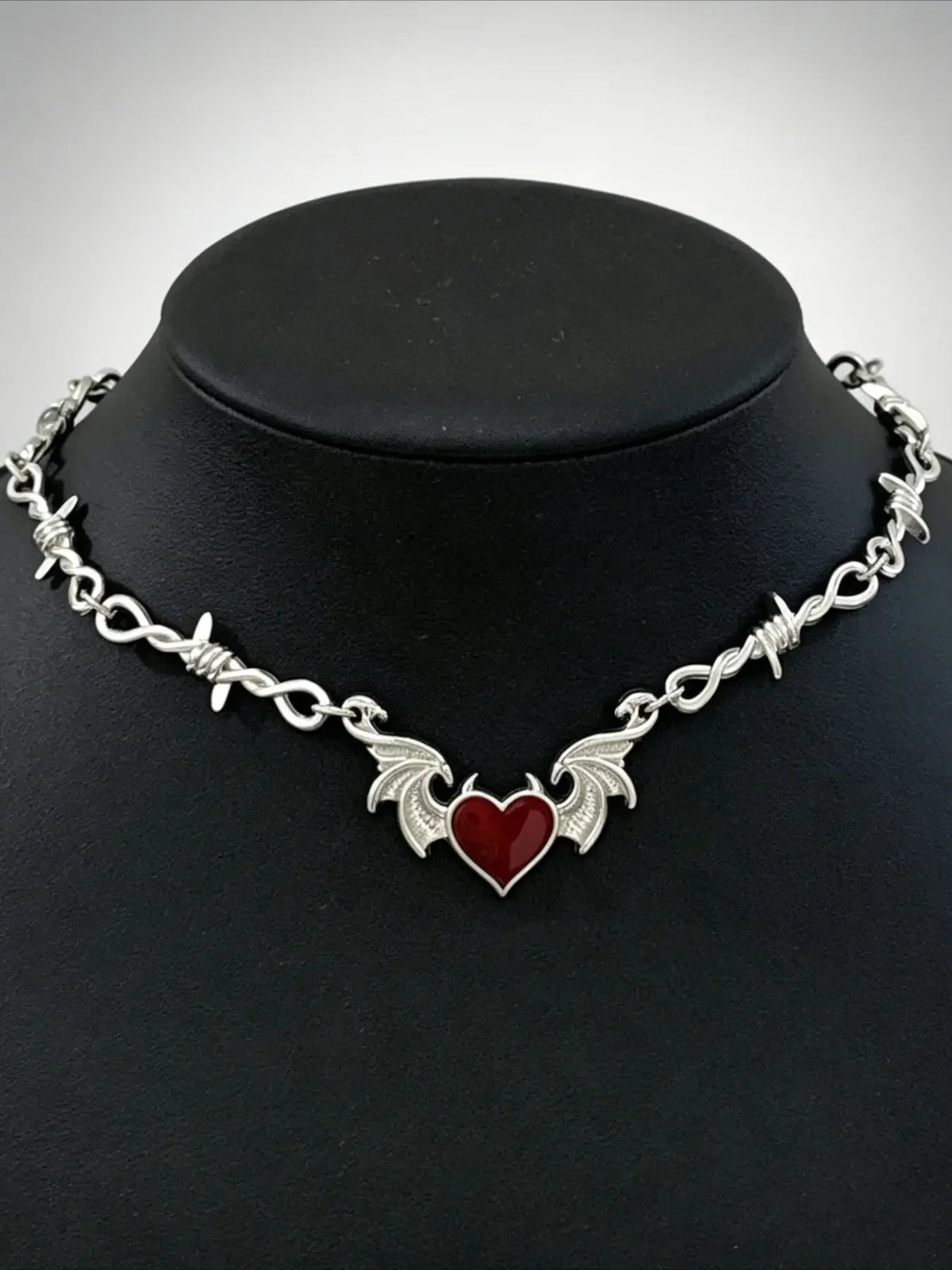 Vintage Gothic Heart Bat Thorns Pendant Necklace for Men & Women