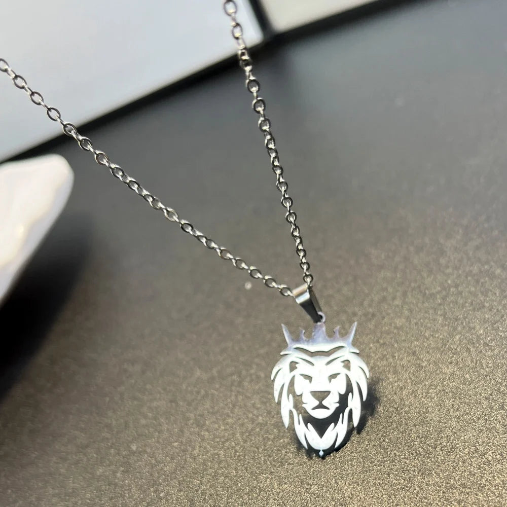 Stainless Steel Cut Lion Necklace Gold Plated Pendant Lion Pendant Engraved Disc Charm Wild Lion Men and Women