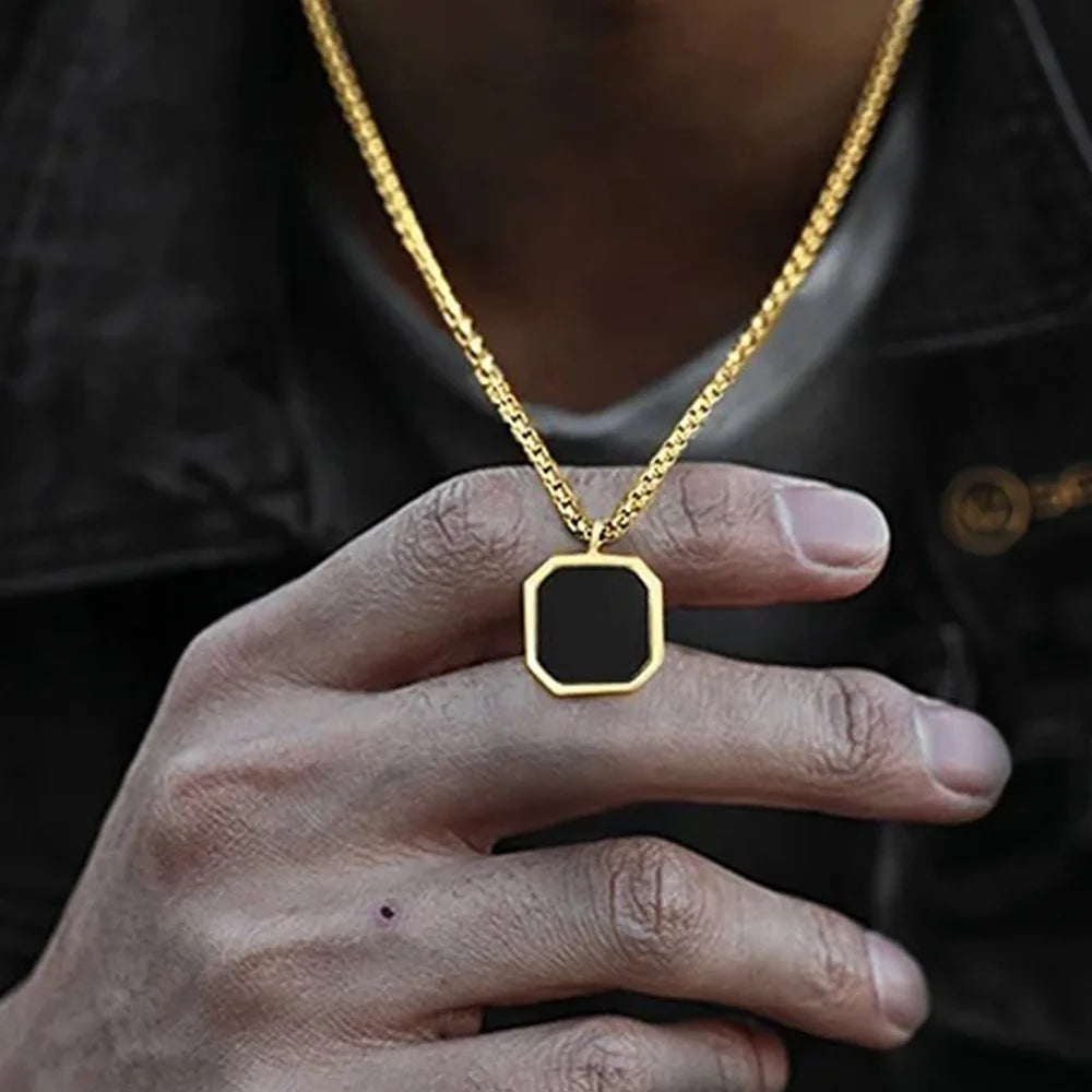 Simple Men Stainless Steel Pendant Necklace Retro Square Black Shell Figaro Chain Necklace Fashion Jewelry Trend Accessories
