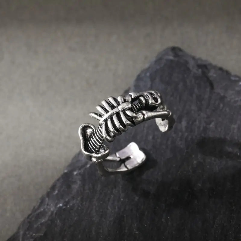 Retro Punk Skull Design Ring For Men Adjustable Personality Gothic Style Fashion Metal Bone Shape Ring Jewelry