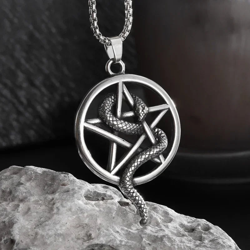 Retro Nordic Style Crow Skull Pendant Animal Bird Necklace for Men Personalized Jewelry Lucky Amulet Gift