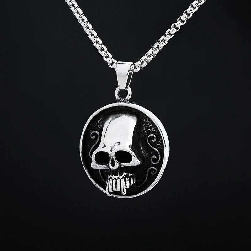 Round Skull Face Pendant Necklace — Gothic
