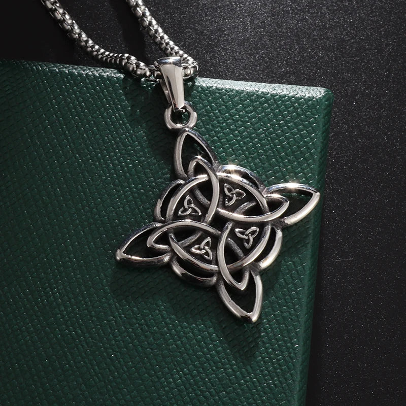 Retro Classic Celtic Knot Round Pendant Necklace for Men and Women Punk Hip-Hop Trend Amulet Jewelry
