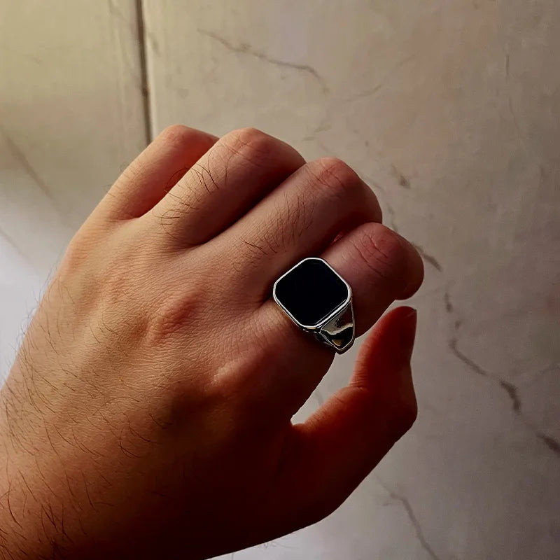 Retro Flat Square Black Glass Onyx Ring For Men Classic Metal Designer Ring Jewelry Rock Hiphop Accessories Unisex Gift