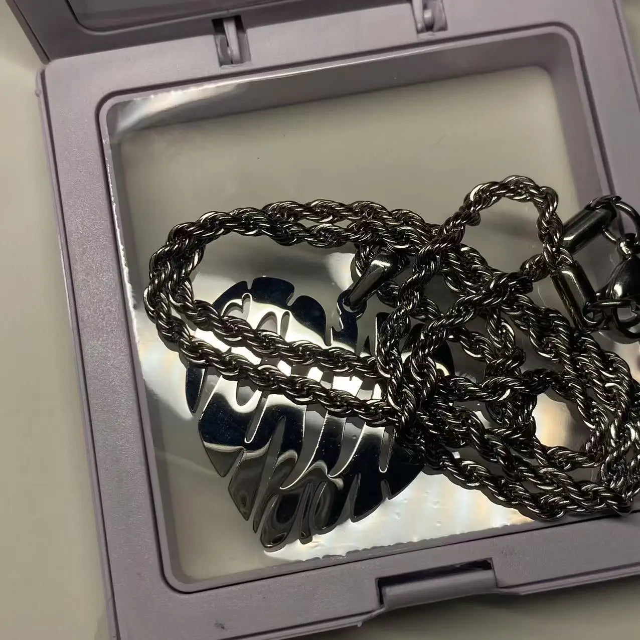 High-quality Stainless Steel Fashionable and Quirky Pendant Necklace for Men, a Hip-Hop Style Personalized Necklace