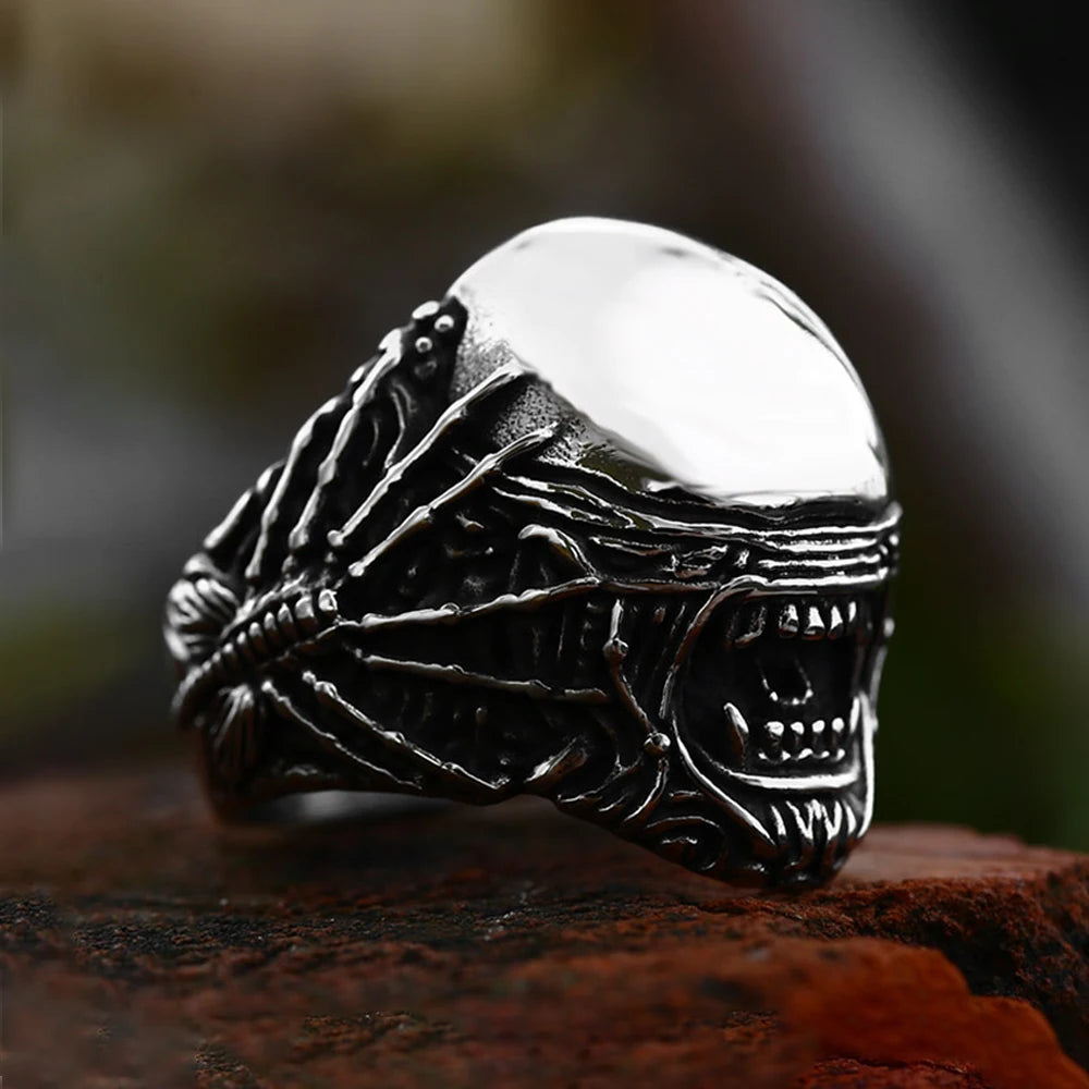 New Design Unique Spider Skull Ring Gothic High Polished Stainless Steel Men's Ring Overpowering Cool Fashion Jewelry