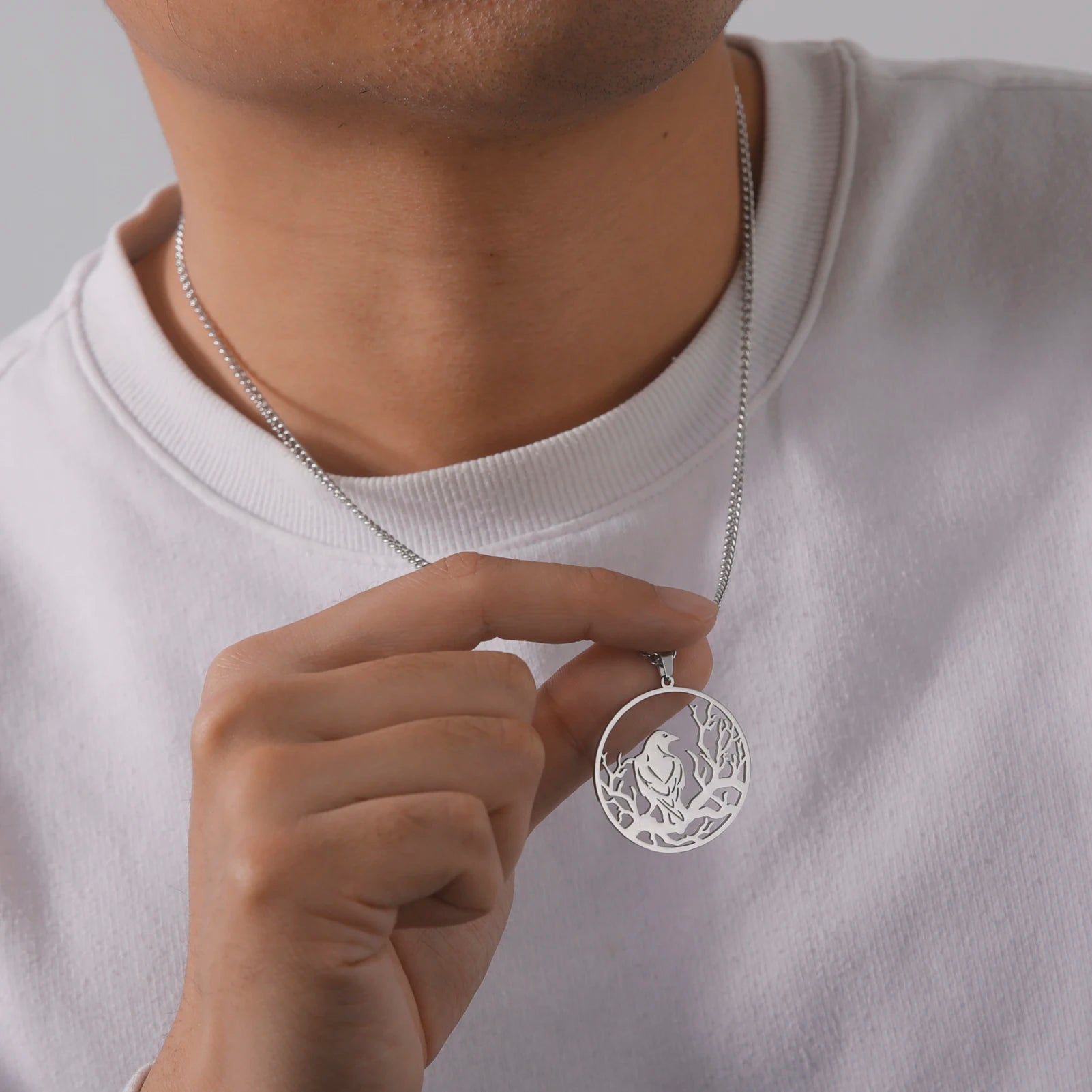 LIKGREAT Crow Raven Pendant Necklaces Norse Mythology Stainless Steel Gothic Necklace for Men Vintage Jewelry