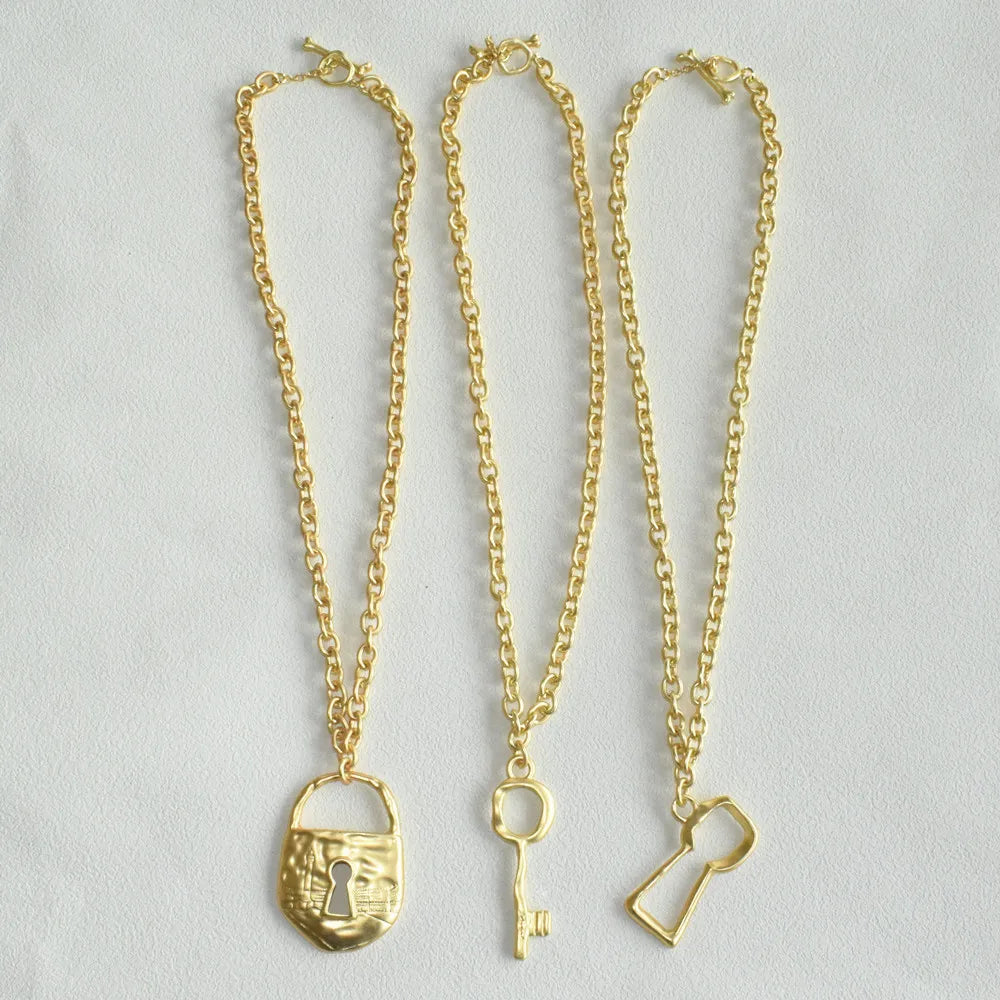 Brand Fashion Show Metal Alloy Key Lock Pendant Necklace For Women Fashion Jewelry Gorgeous Sweater Chain Statement