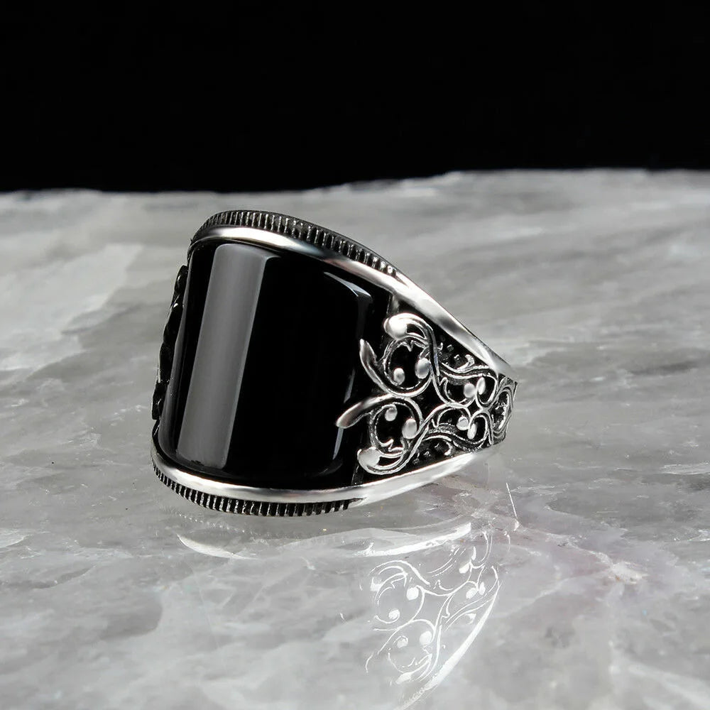 Retro Curved Black Resin Onyx Ring For Men Classic Metal Designer Ring Jewelry Gothic Rock Hiphop Unisex Accessories