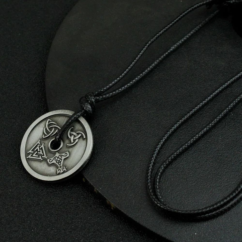 Vintage Viking Rune Compass Pendant Necklace High Quality Metal Pagan Amulet for Men Accessories Necklace