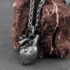Fashion Minimalist Heart Necklace Men and Women Anatomical Heart Hip Hop Pendant Necklace Vintage Charm Stainless Steel