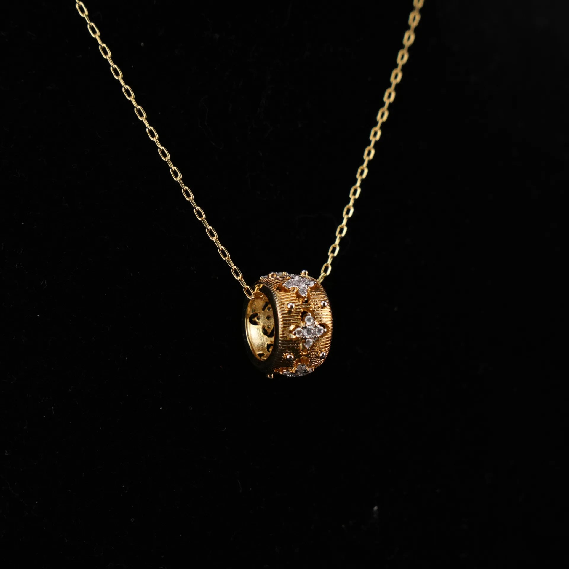 Four-Leaf Clover Pendant Necklace — Stainless