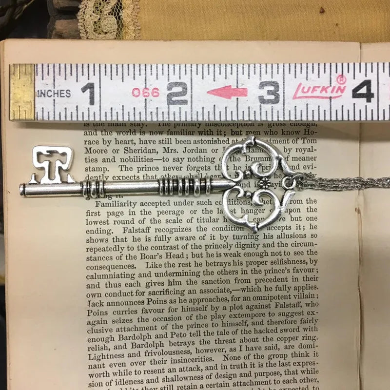 Antique Bronze Skeleton Garden Key Pendant Necklace — Zinc Alloy