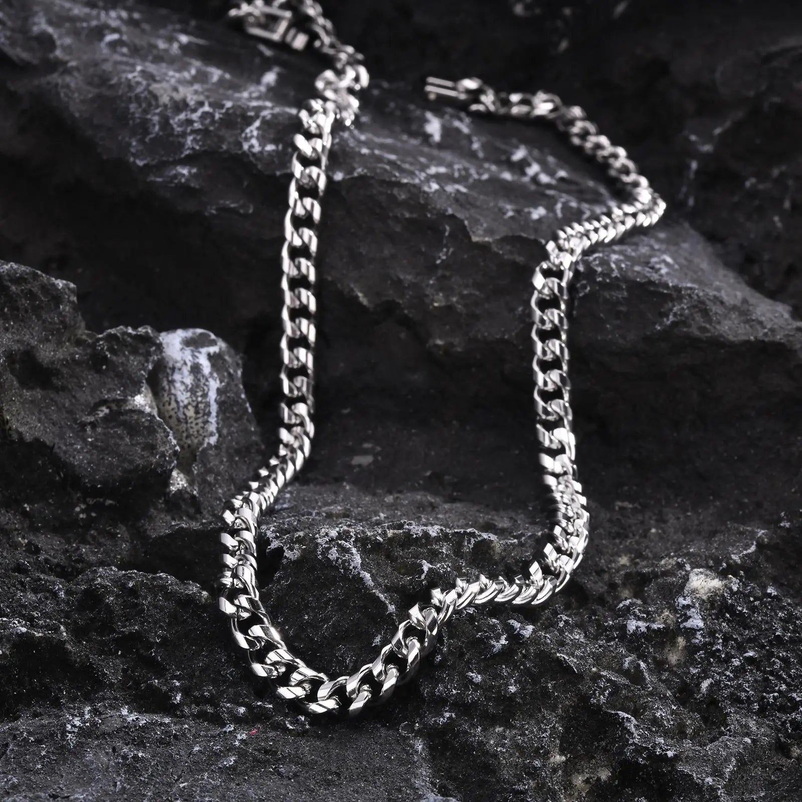 Vnox Never Fade 5mm/6mm/8mm Steel Cuban Chain Necklace for Women Men,Waterproof Silver Color Unisex Miami Curb Link
