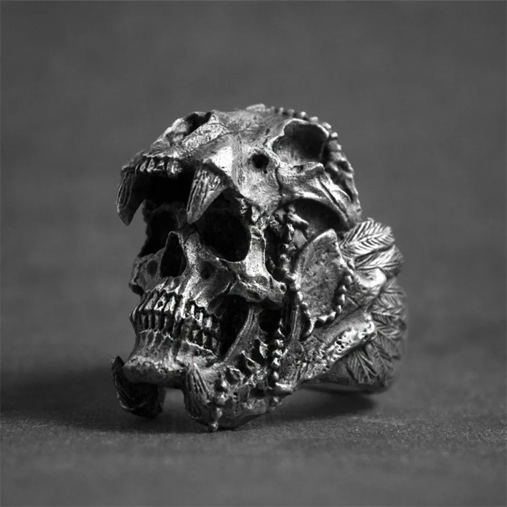 Niche Skull Ring — Gothic Statement