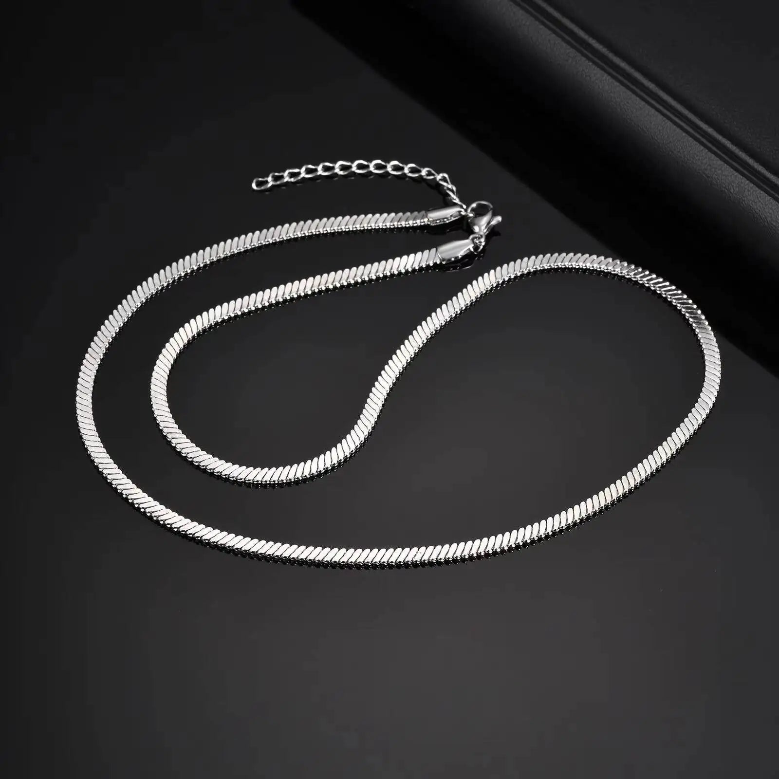 Vnox Width 3mm Flat Snake Silver Color Necklace for Men, Stainless Steel Vintage Blade Chain Collar, Hiphop Casual