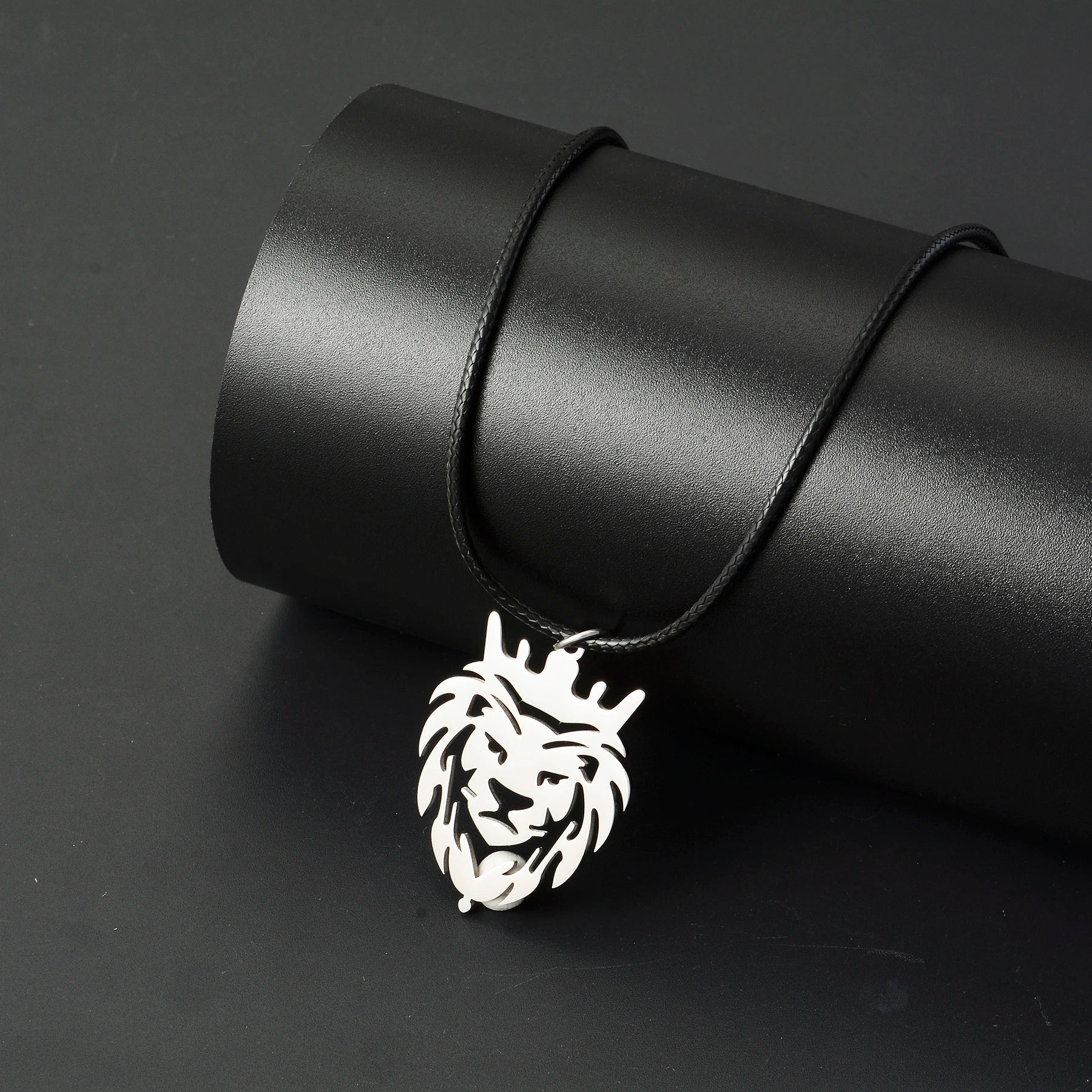 Polishing Stainless Steel Hollow Crown Lion King Pendant Necklace Fashion Cool Rock Party Motorcycle Jewelry for Men