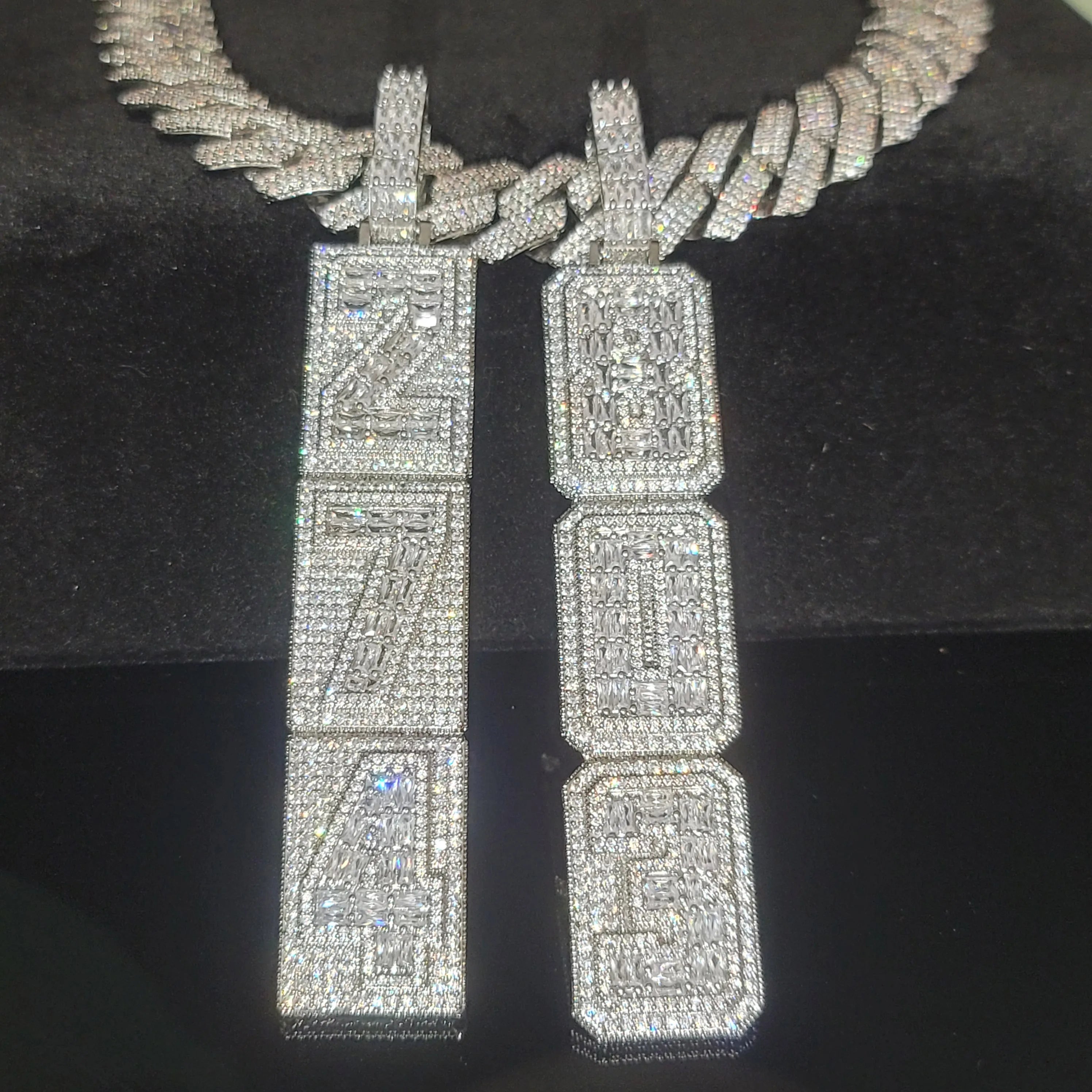 Custom Vertical Arrangement Any Number Letters Pendant Hip Hop Birthday Gifts For Him Her Fashion Iced Out 20MM Necklace Chain