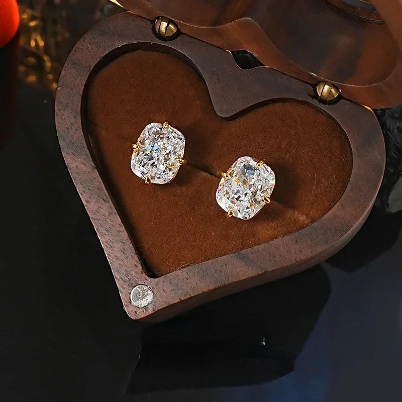 Fashion Classic Sparkling Synthetic Zirconia Stud Earrings for Unisex Luxury Minimalist Design Party Banquet Jewelry