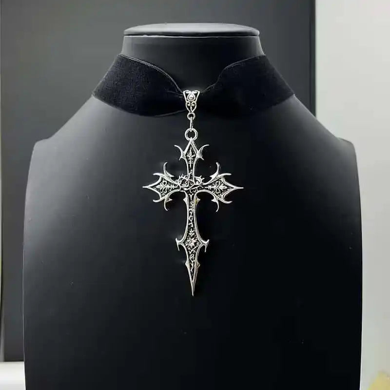 Spiked Bat Cross Choker — Black Velvet