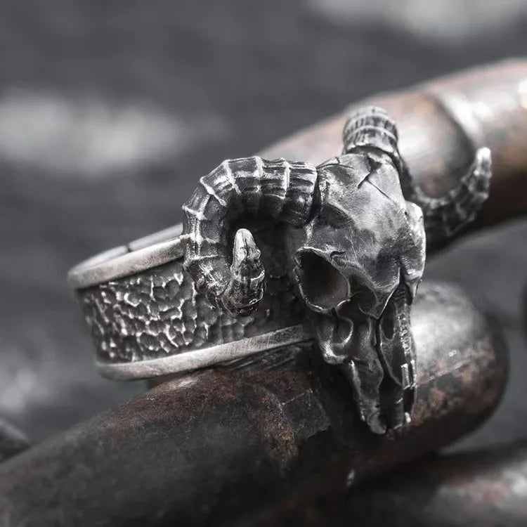 1 Retro Punk Skull Ram Head Ring - Unisex Hip-Hop Style with Motorcycle Elements, Adjustable Open Design, Skull