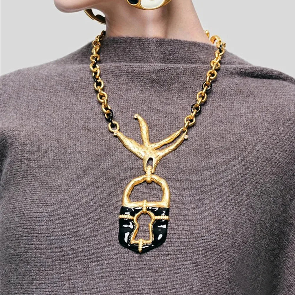 1PC Metal Alloy Pigeon Lock Pendant Necklace For Women Jewelry Fashion Sweater Chain Necklace Accessories