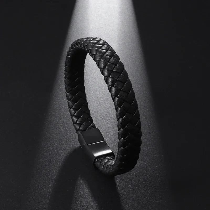 Skull Bracelet — Gothic Punk