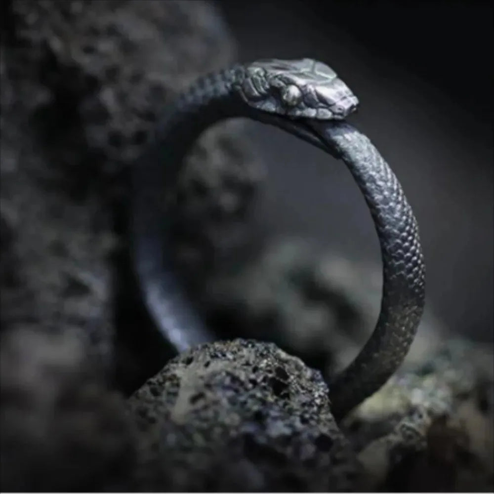 Articulated Snake Ring — Black