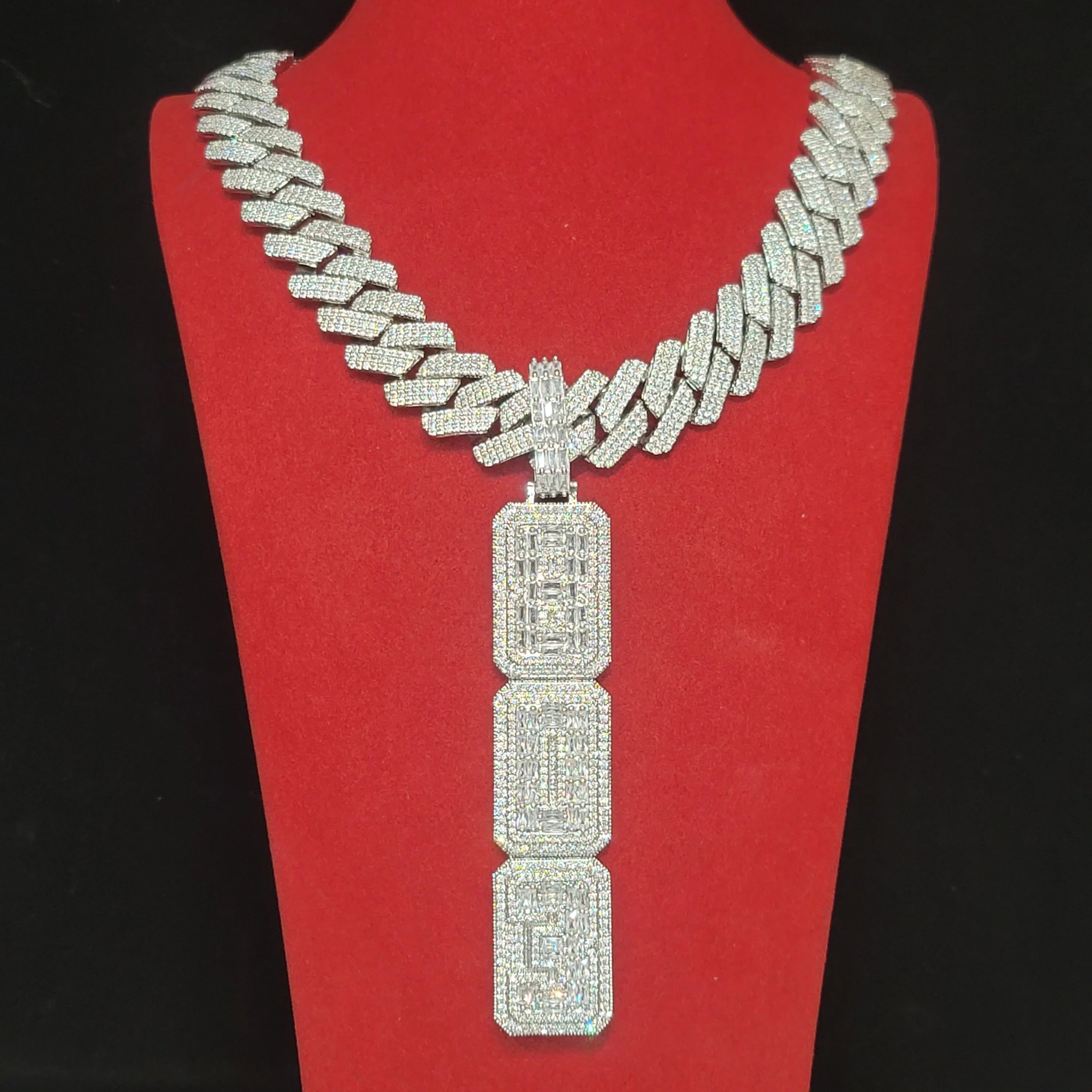 Custom Vertical Arrangement Any Number Letters Pendant Hip Hop Birthday Gifts For Him Her Fashion Iced Out 20MM Necklace Chain