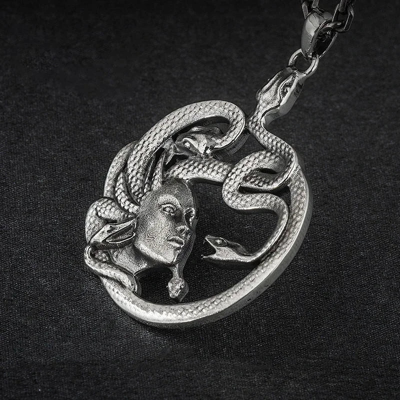 Retro Punk Turquoise Bull Head Pendant Necklace for Men Fashion Hip Hop Motorcycle Riding Trend Cool Personalized