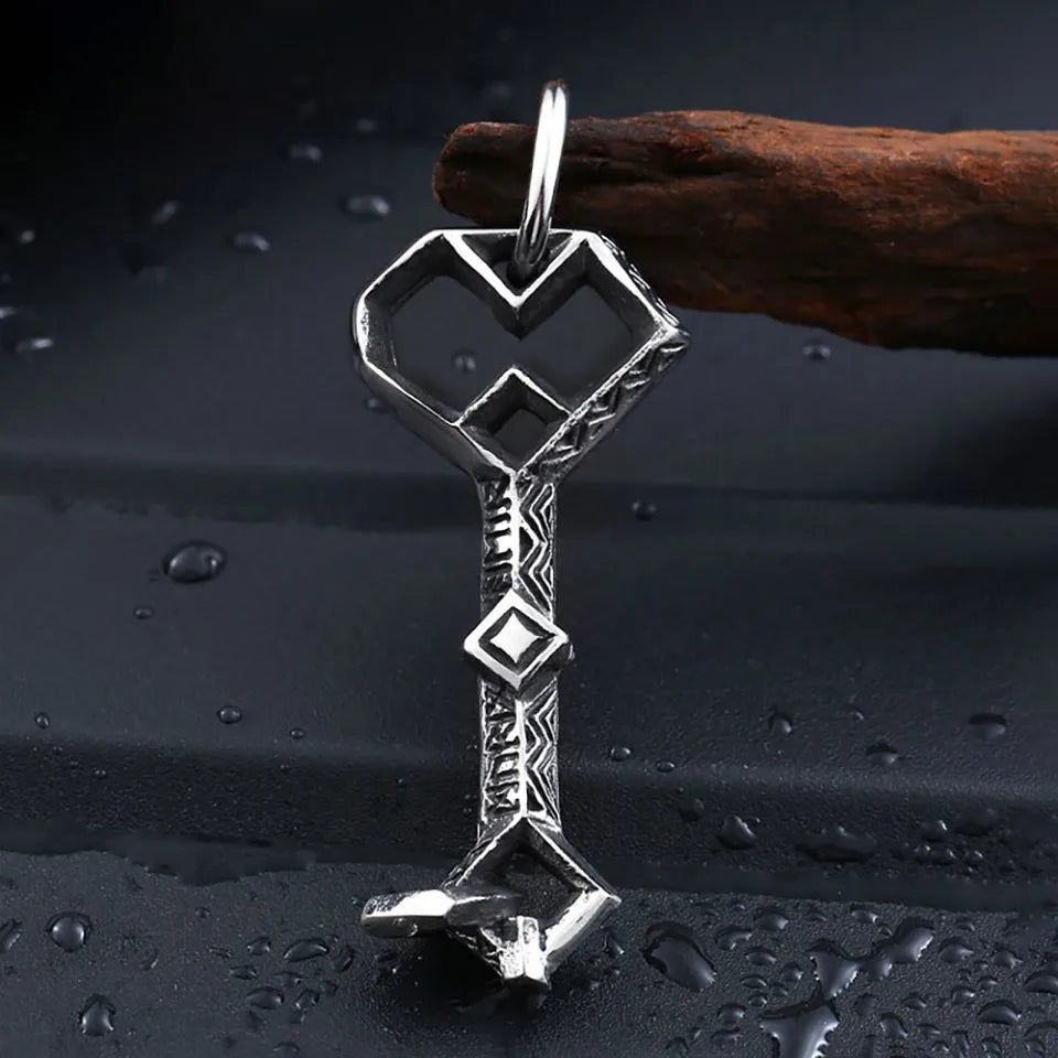 Vintage Key Pendant Necklace — 316L Stainless Steel