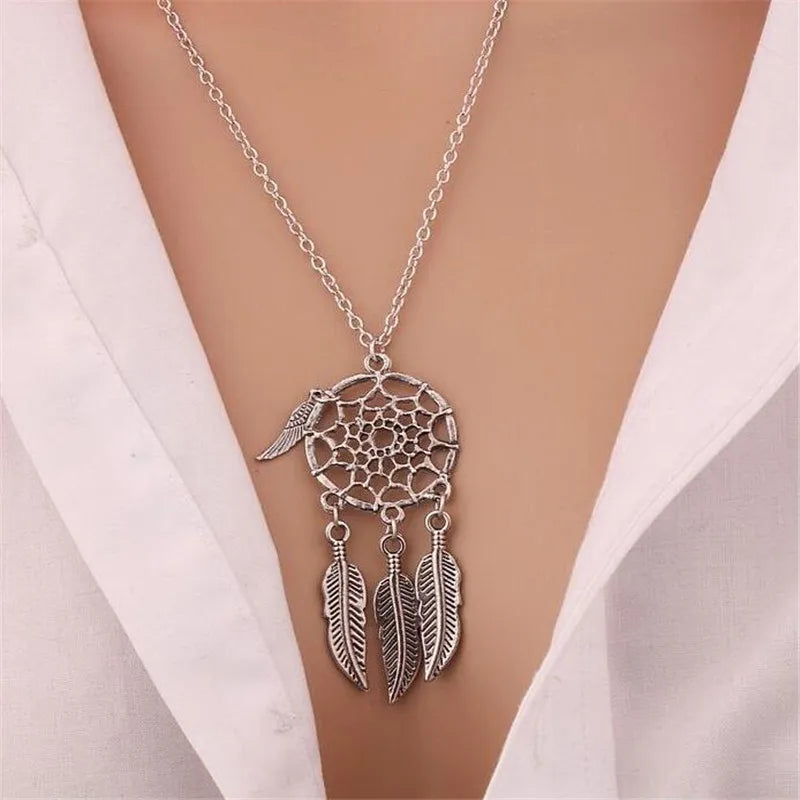 Hollow Dreamcatcher Pendant Necklace for Women Fashion Leaf Feather Necklaces Vintage Ethnic Fashion Party Jewelry Gift Bijoux