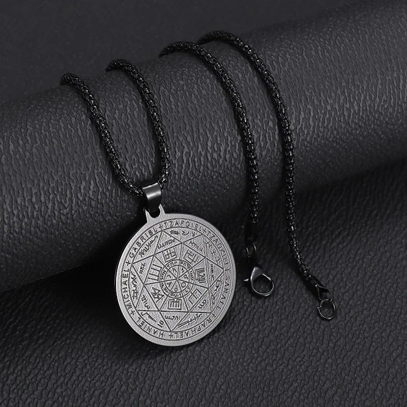 Witchcraft Pentagram Pendant Necklace — Stainless Steel