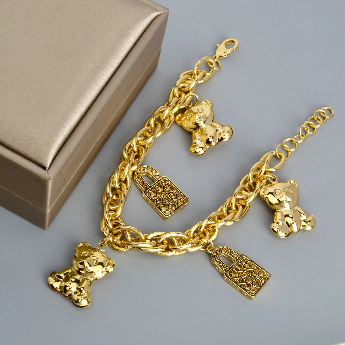 Diana Baby Link Chain Copper Gold Color Bear and Lock Bracelets for Women Wholesale Retail Fashion Jewelry Party