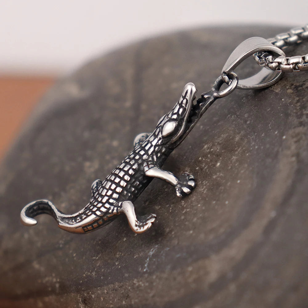 Creative Small Size Crocodile Necklace for Men Women Popular Stainless Steel Animal Pendant Fashion Charm Jewelry Gift Wholesale