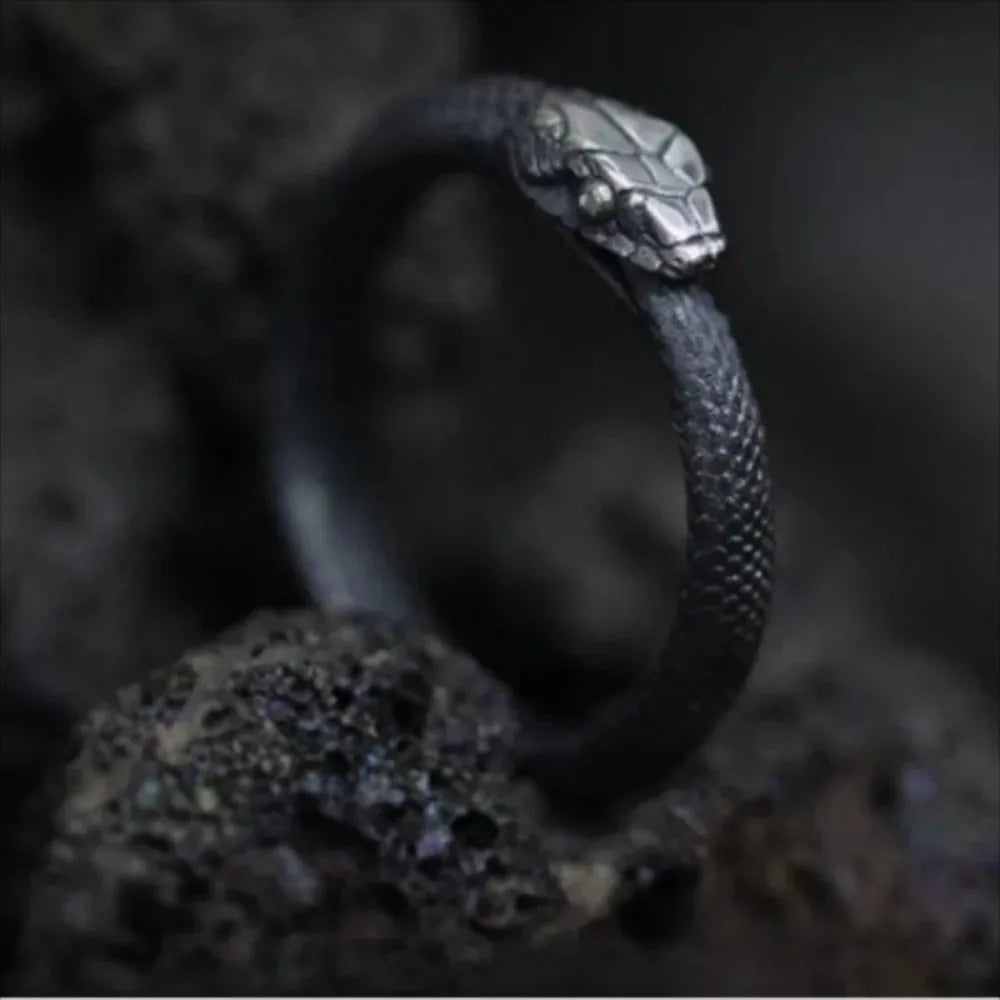 Articulated Snake Ring — Black