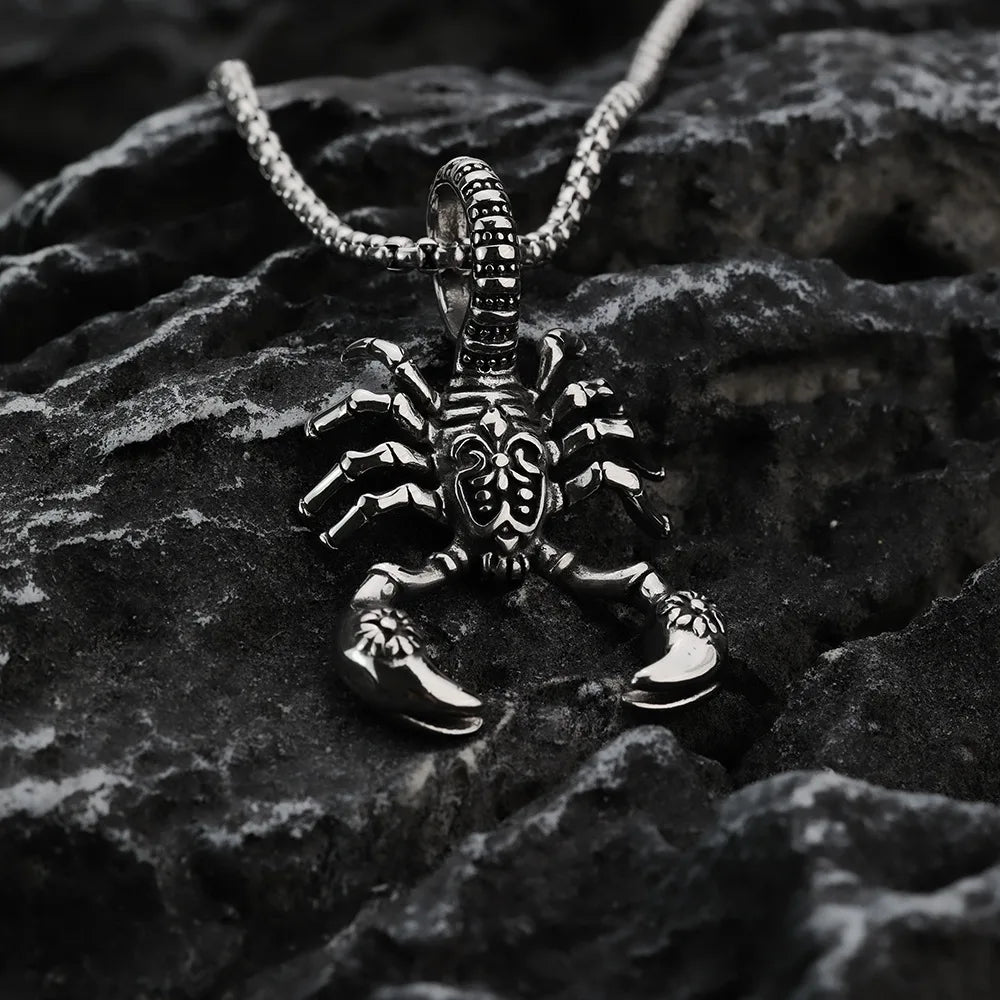 Exquisite Stainless Steel Scorpion Pendant Men Sweater Chain Stainless Steel Scorpion Necklace Jewelry