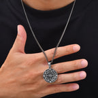 Stainless Steel Compass Pendant Necklace Vintage Grey Round Medallion Link Chain for Men Punk Adventure Travel Jewelry Gift